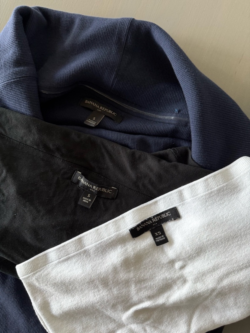 3 Banana Republic Tops - Picture 6 of 8